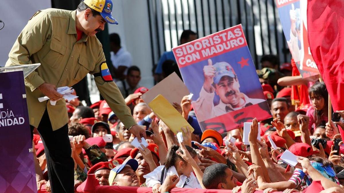 El presidente de Venezuela, Nicolás Maduro, participa en un acto en homenaje al desaparecido presidente Hugo Chávez en Caracas, el pasado febrero.