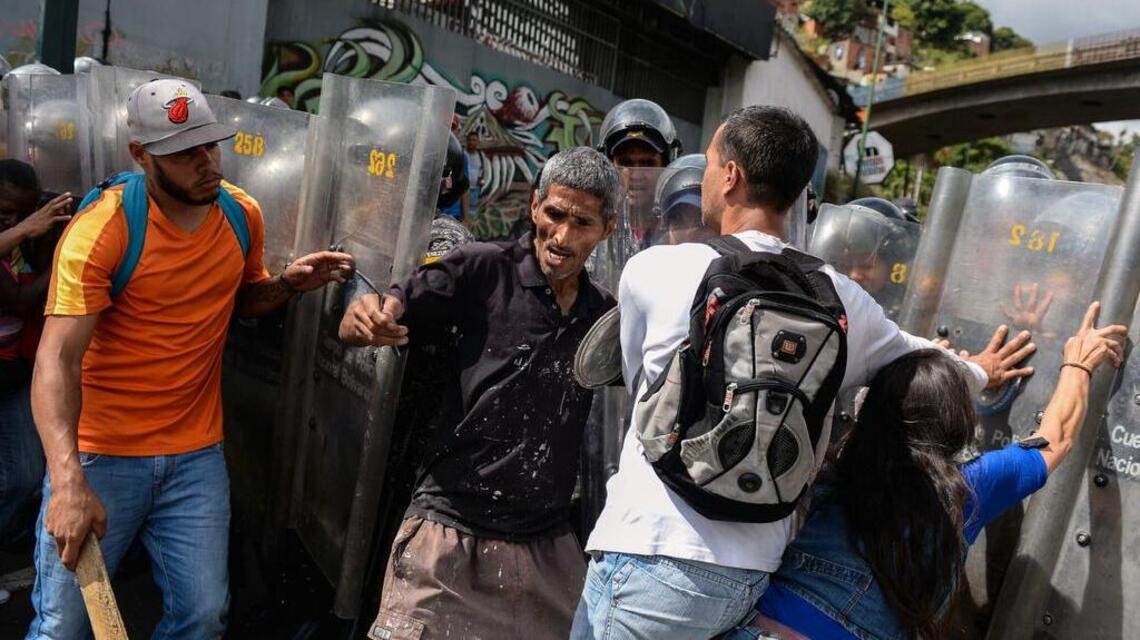 Maduro le teme a dos factores: el hambre y la comunidad internacional