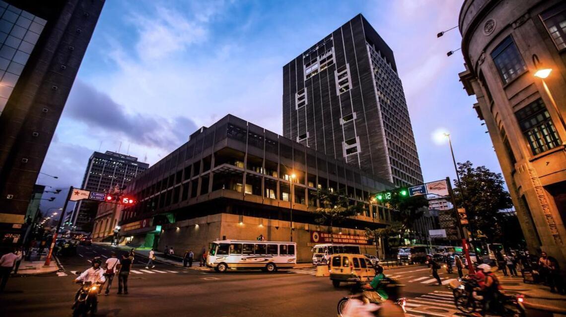 Caracas resucitará con el regreso de la democracia