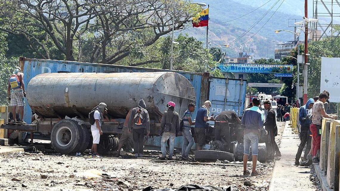 Maduro, ‘por ahora’, sigue gobernando