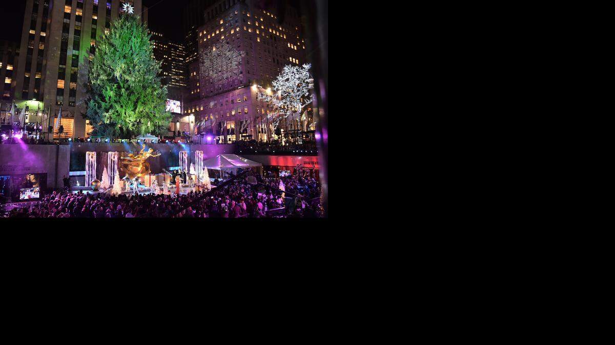 
El famoso árbol de Navidad del Rockefeller Center, en Nueva York, se enciende el 3 de diciembre.
