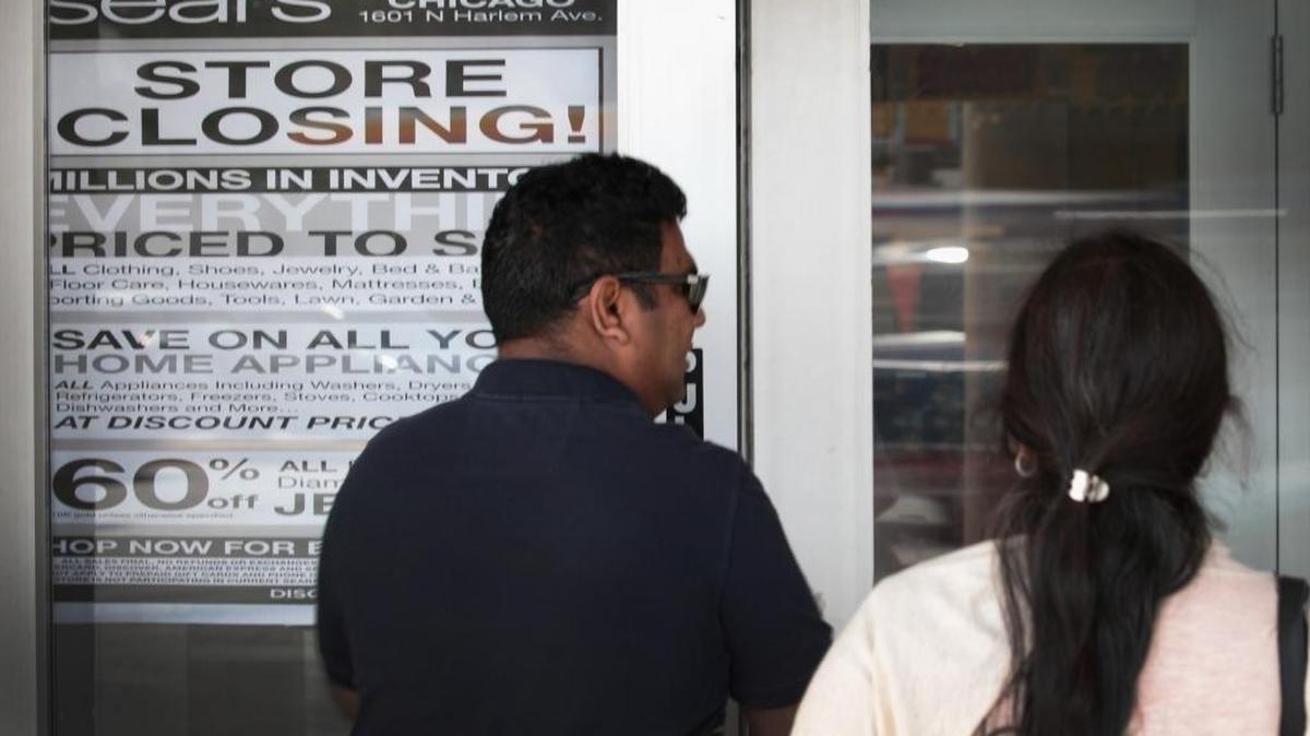 Anuncio del cierre de una tienda Sears en Galewood, Chicago, el 7 de julio.