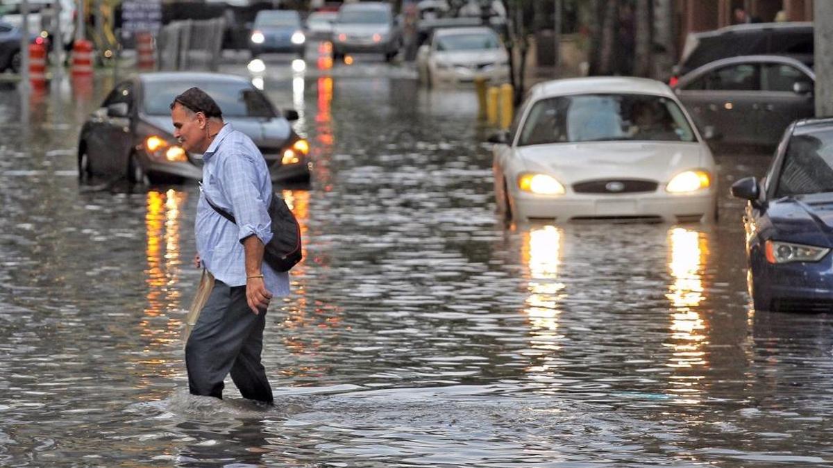 Una calle inundada en la zona de Brickell después de las secuelas de la tormenta tropical Emily, el 1 de agosto, en Miami.