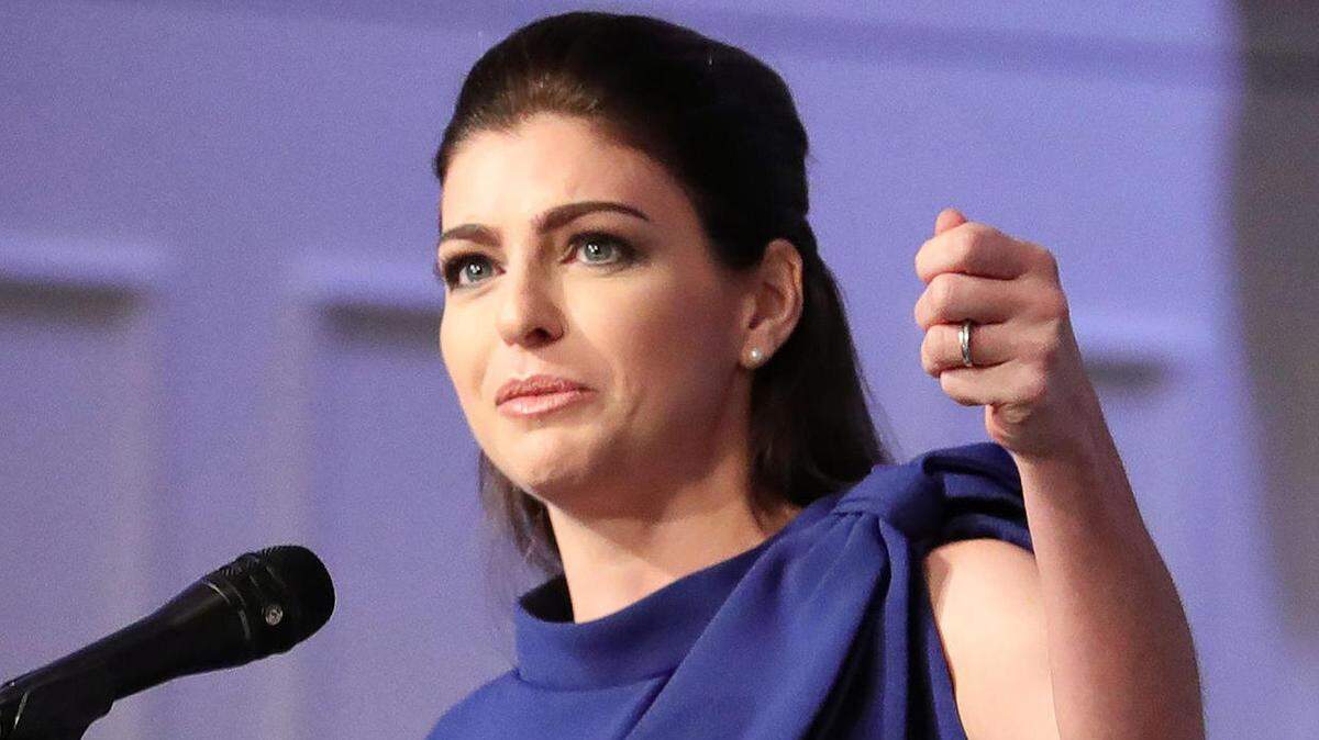 El gobernador de la Florida, Ron DeSantis anuncio el lunes 4 de octubre de 2021 que su esposa, Casey DeSantis, ha sido diagnosticada con cáncer de seno.