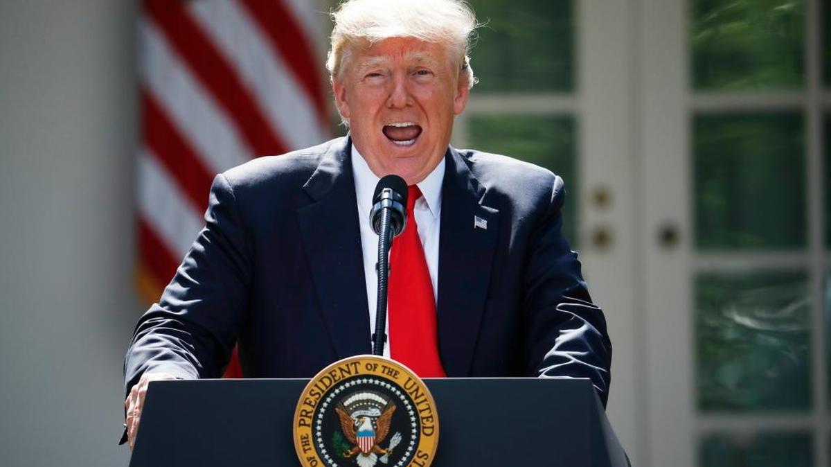 El presidente Donald Trump habla sobre el Acuerdo de París para combatir el cambio climático el jueves 1 de junio en el Jardín de las Rosas de la Casa Blanca.