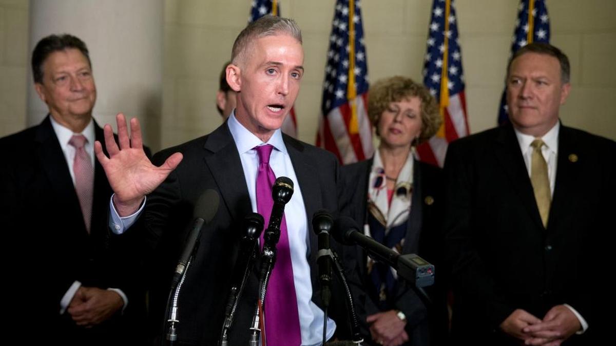 El representante Trey Gowdy, republicano por Carolina del Sur, presidente del Comité de la Cámara sobre Bengasi, habla con la prensa tras el testimonio de la ex secretaria de Estado Hillary Clinton, el 22 de octubre.