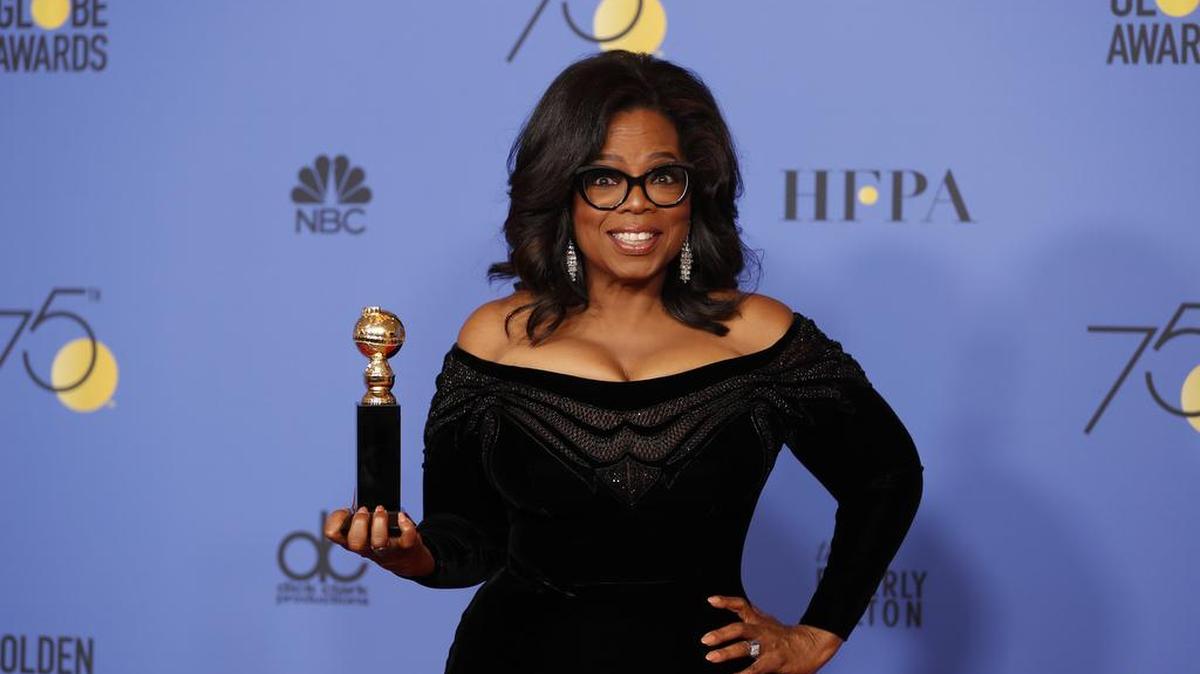 La actriz, autora y presentadora Oprah Winfrey recibió el premio Cecil B. DeMille en el evento de los Golden Globes, en Beverly Hills, California, el domingo 7 de enero.
