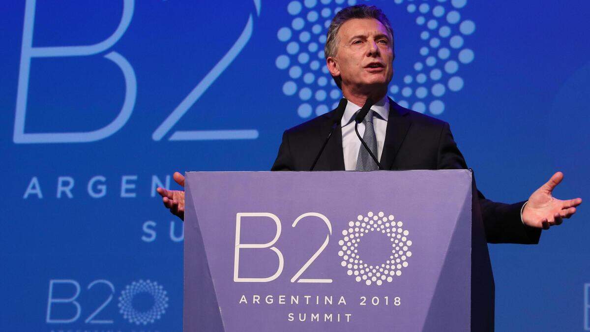 El presidente argentino Mauricio Macri ofrece un discurso de clausura del encuentro anual del B20, el foro empresarial del G20, el 5 de octubre en Buenos Aires.