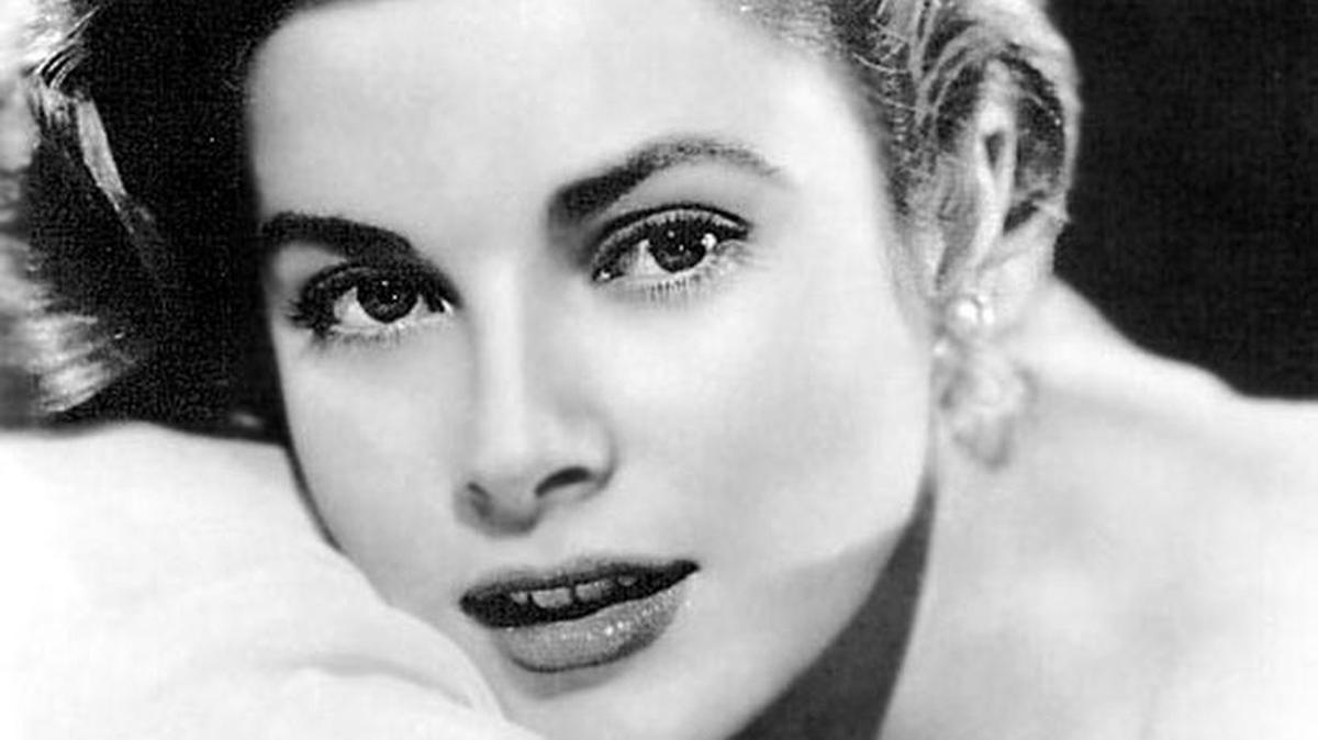 Grace Kelly entró en la lista de los más elegantes de Vanity Fair cuando convirtió su elegancia en una influencia mundial.