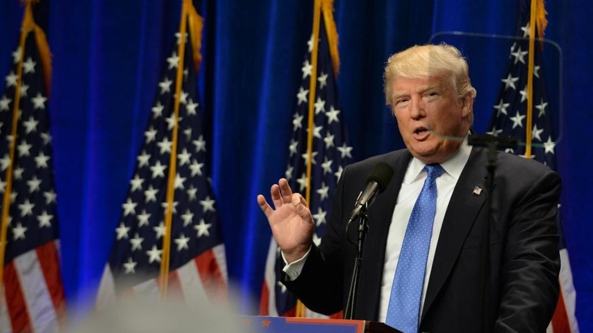 El candidato republicano Donald Trump habla en Saint Anselm College, en Manchester, New Hampshire, el 13 de junio.