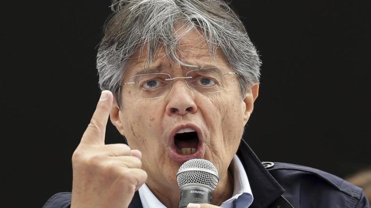 Guillermo Lasso habla en un mitin de campaña en Quito, Ecuador, el 15 de febrero. Lasso representa la posibilidad de una transformación política en un Ecuador golpeado por la caída de los precios del petróleo y denuncias de corrupción.