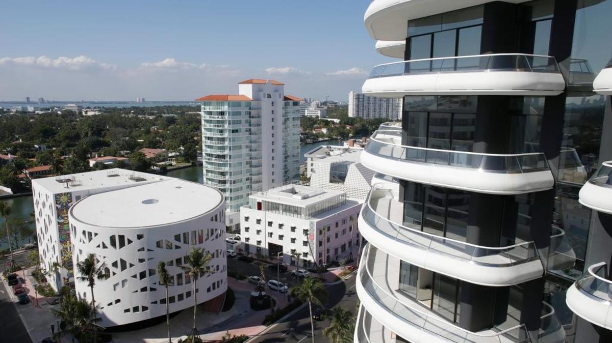 Miami Beach es el área más popular de Miami y sitio favorito para comprar un condo, según el informe realizado en conjunto por la firma encuestadora Bendixen & Amandi International y el Miami Herald.