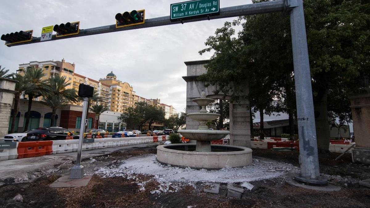 El impacto de los cierres de calles, el caos del tráfico y demasiado ruido y polvo afecta a los comerciantes y transeúntes.