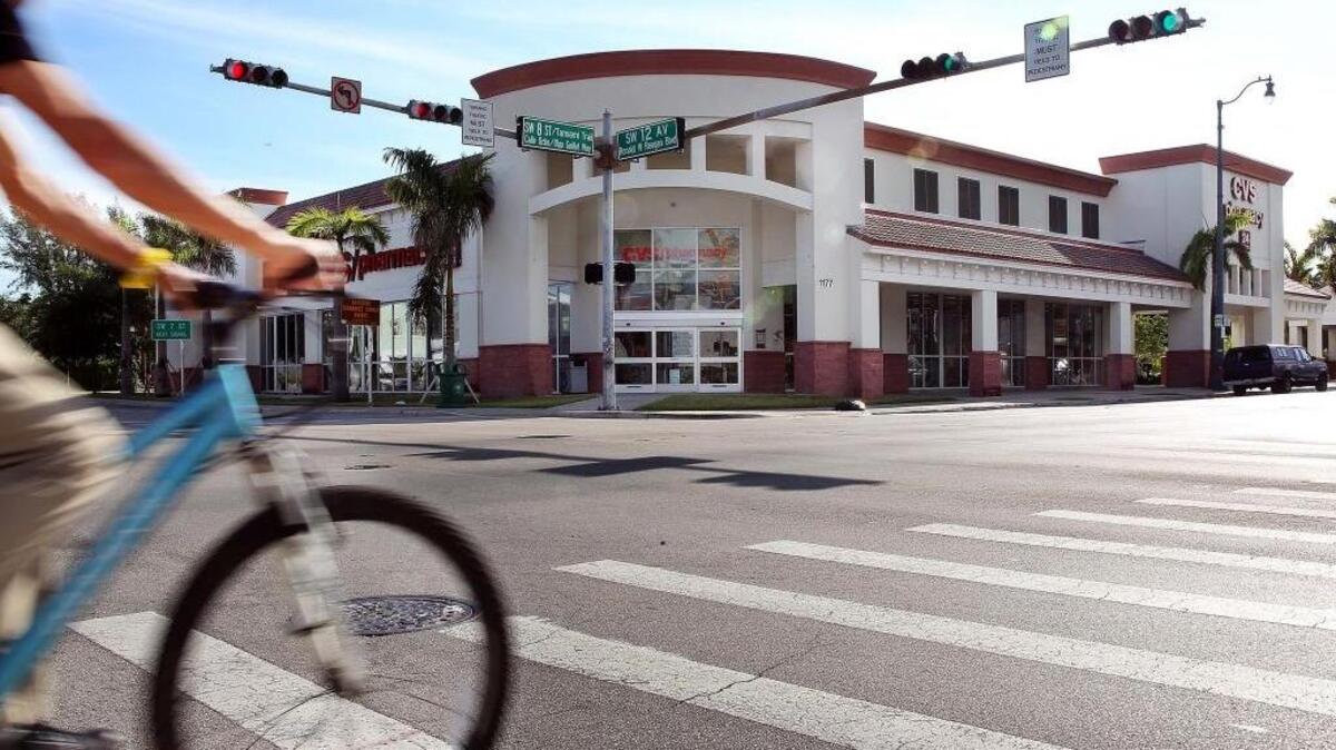 La farmacia CVS, ubicada en la Calle Ocho y la avenida 11 del suroeste, es uno de los tantos edificios del sur de la Florida que perteneció a Héctor Daniel Muñoz.