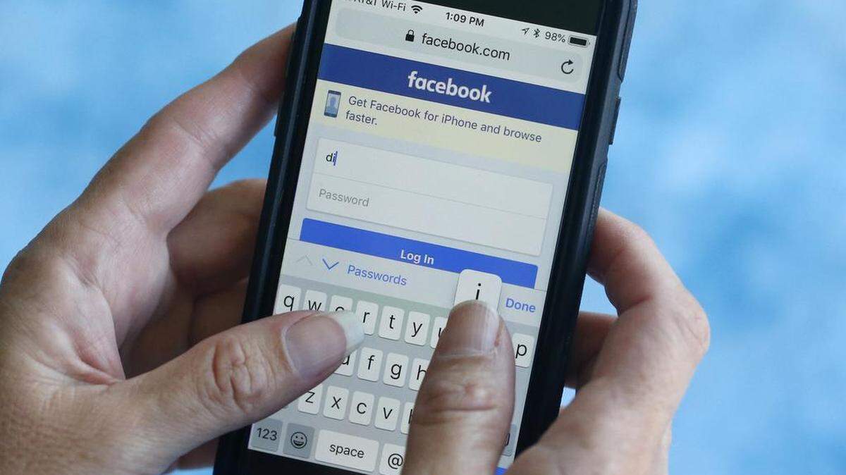 Cada vez son más los que deciden borrar Facebook de sus aplicaciones. Antes de hacerlo, asegúrate de bajar todos tus datos.