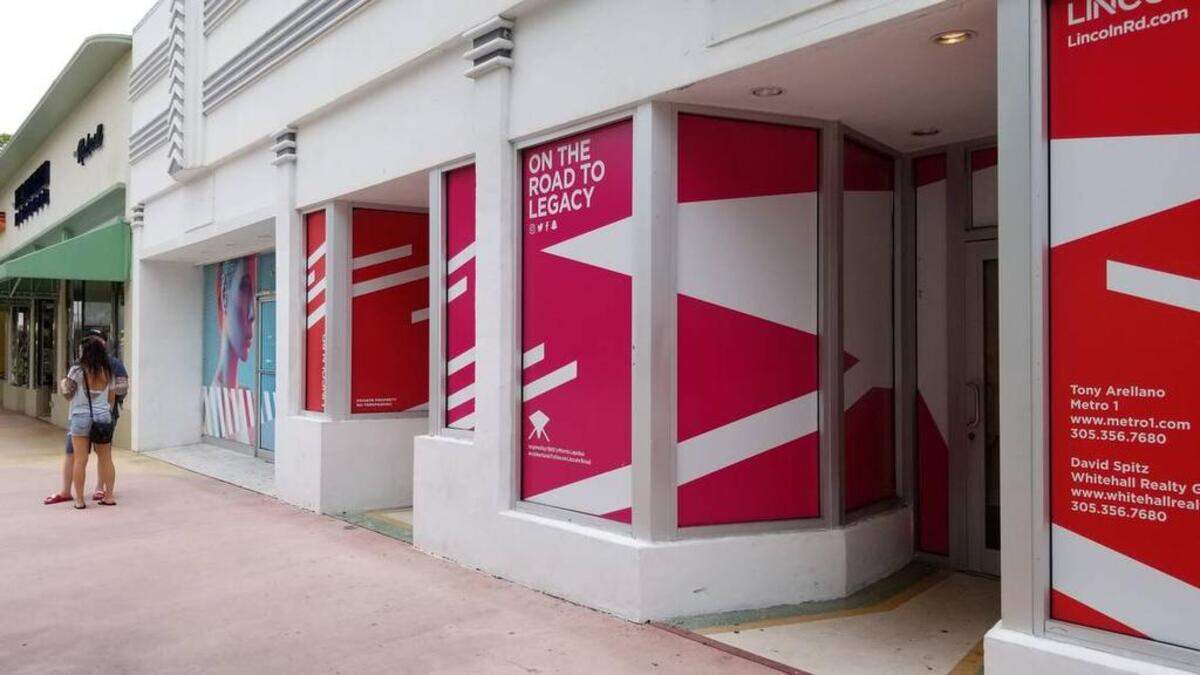 Los propietarios de locales en Lincoln Road también tienen bolsillos lo suficientemente grandes para sentarse y esperar hasta que llegue el inquilino adecuado.