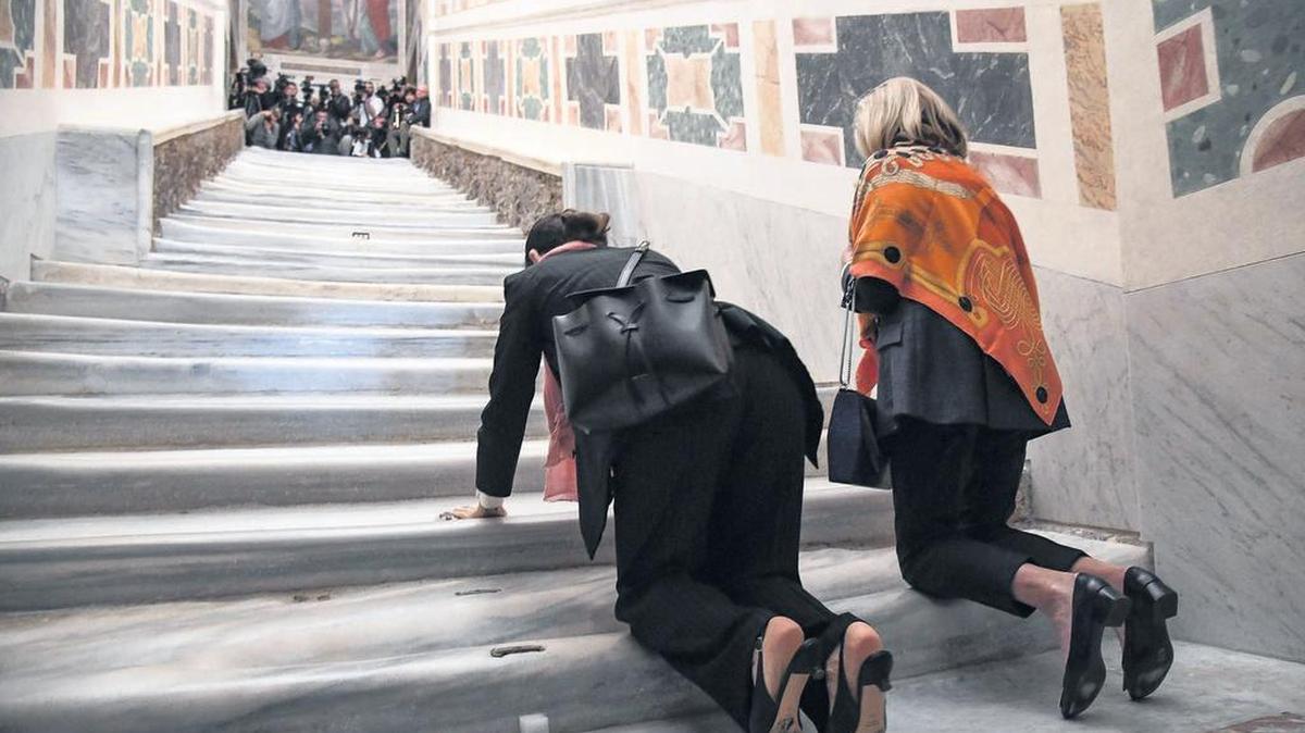 Apertura extraordinaria de la Escalera Santa, en la Basílica de San Juan de Letrán, Roma (Italia).