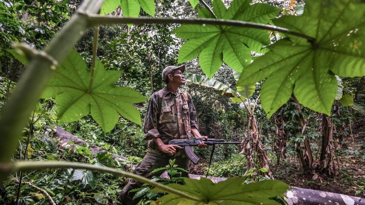 ‘Rafael’, un rebelde que combate en las montañas de Nicaragua, en agosto del 2015. El grupo armado combate la corrupción del gobierno de Daniel Ortega, que ha consolidado su poder situando a familiares y aliados en posiciones clave de la economía.