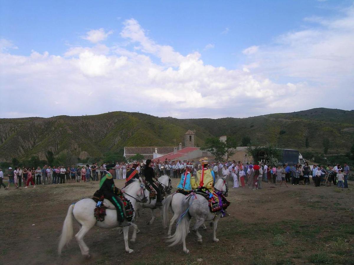 Fiesta en Rejando donde se escenifica la Reconquista del Reino de Granada a los árabes, llevada a cabo por tropas de Isabel La Católica.