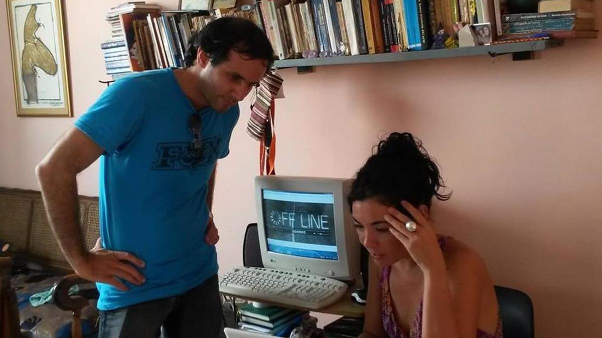 Yaima Pardo junto al periodista independiente Henry Constantín en La Habana.