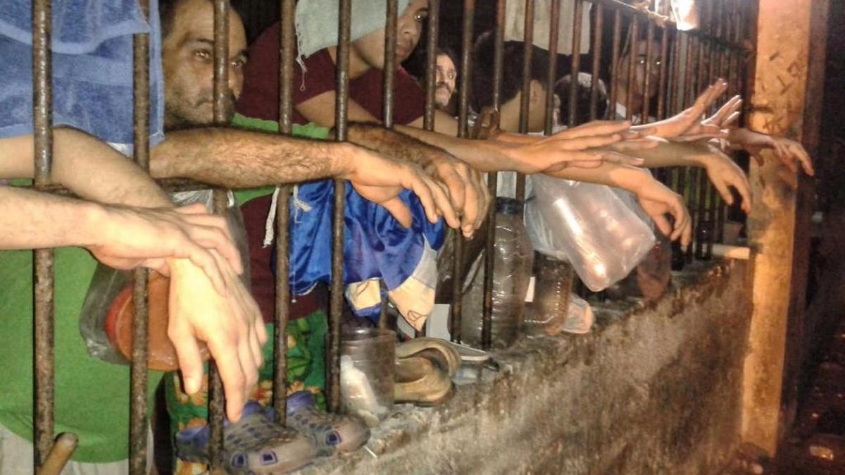 Presos detenidos en un sótano de Polimiranda ubicado en Charallave, estado Miranda, al centro de Venezuela.
