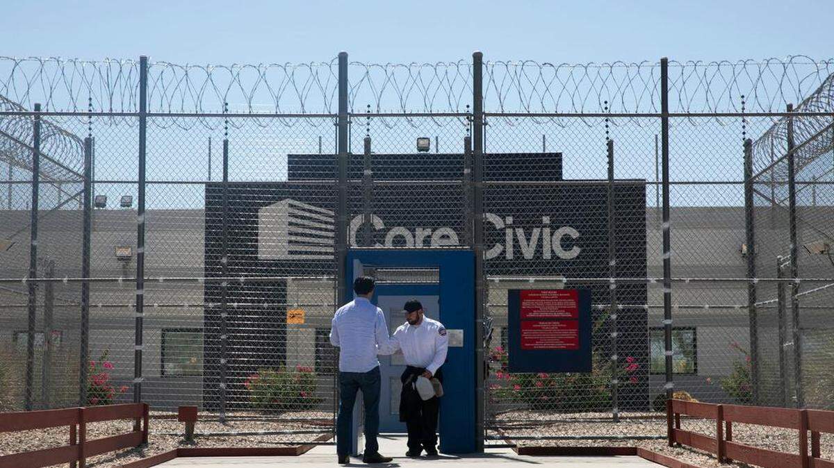 Attorney Jose Xavier Orochena enters the CoreCivic Eloy Detention Center to bond out his client, Yeni Gonzalez-Garcia, in Eloy, Ariz., June 28, 2018. As new policies greatly expand the number of migrants held in detention, it is becoming clear that some of the players in this billion-dollar industry have strong ties to the Trump administration. (Gabriella Angotti-Jones/The New York Times)