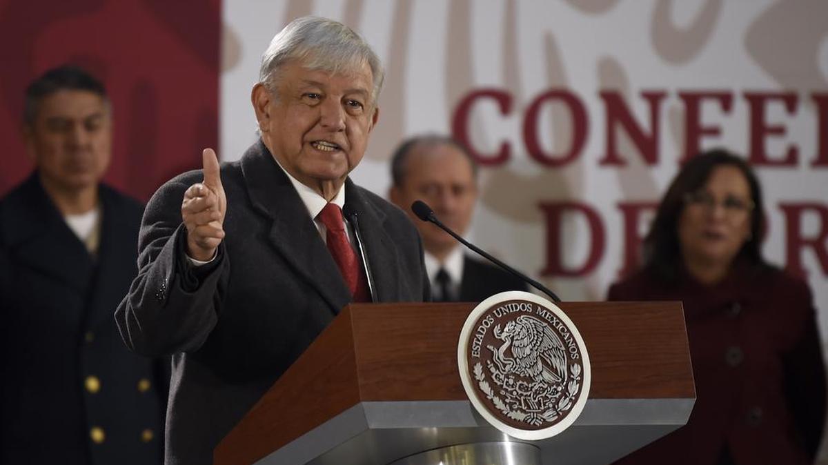 El presidente de México, Andrés Manuel López Obrador, estaría obligado por las propias leyes de su país a condenar la tiranía de Nicolás Maduro en Venezuela, pero no lo hace, escribe el periodista Jorge Ramos.