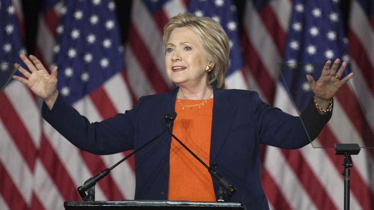 La candidata demócrata Hillary Clinton pronuncia un discurso en San Diego, California, el jueves pasado. La ex secretaria de Estado ha afirmado que el candidato republicano Donald Trump no está preparado para la presidencia.