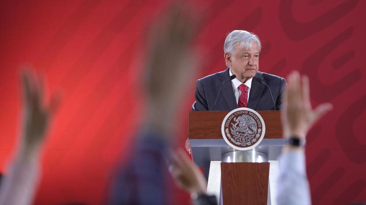 El presidente de México, Andrés Manuel López Obrador, habla en rueda de prensa diaria, bautizada “la mañanera”, este martes en el Palacio Nacional de Ciudad de México.