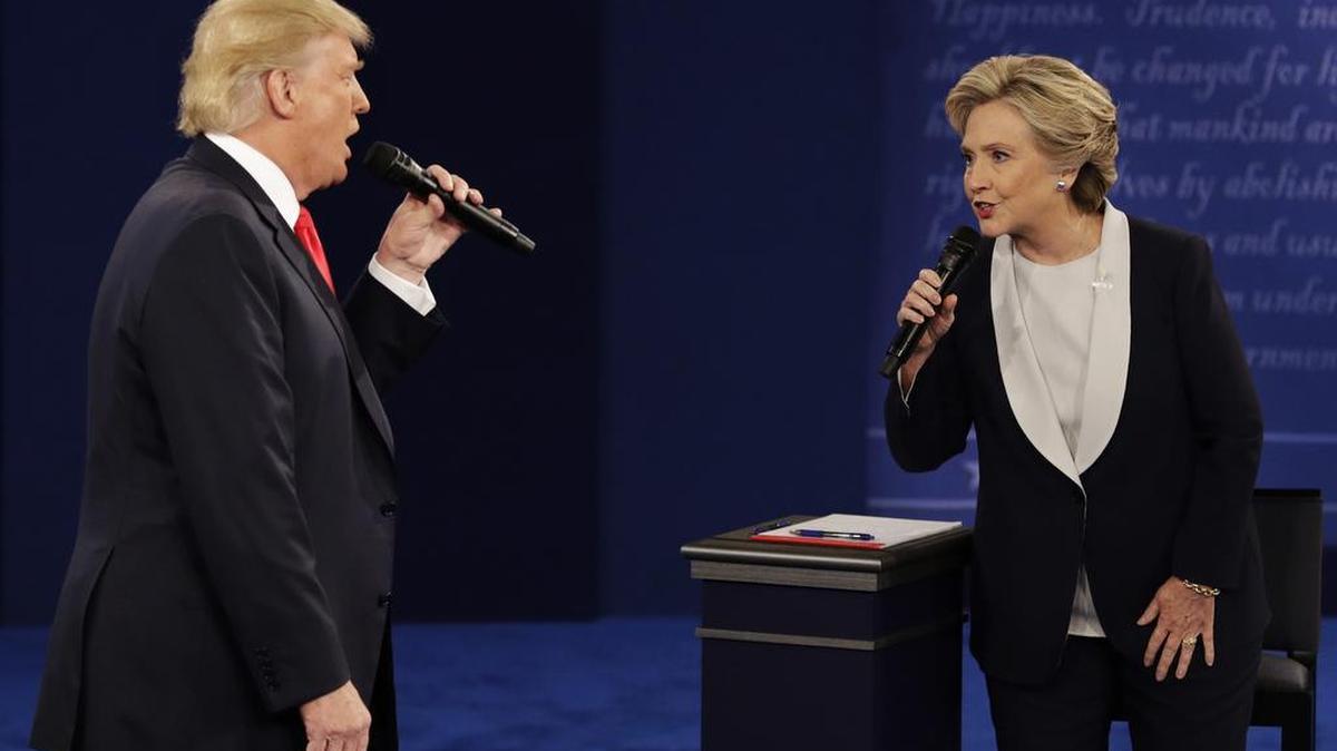 El candidato republicano Donald Trump y la candidata demócrata Hillary Clinton sostuvieron un agrio debate el domingo pasado en la Universidad Washington, en St. Louis, Missouri.