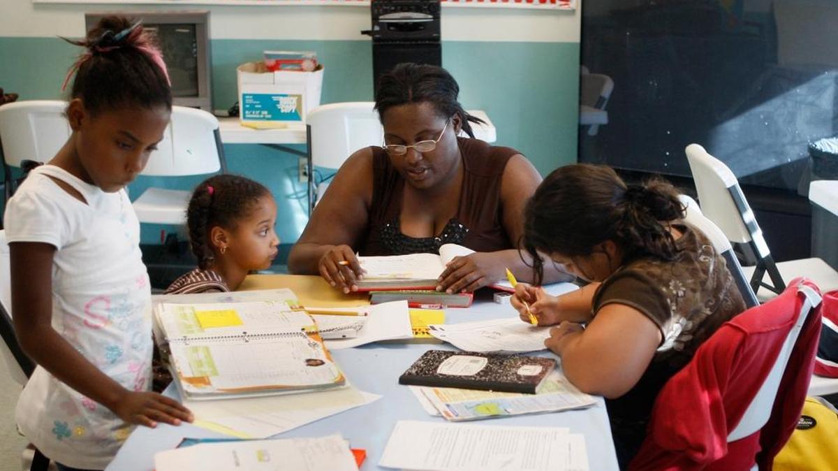 
Estudiantes de Broward participan en un programa de cuidado después de las clases para niños de familias de bajos ingresos.

