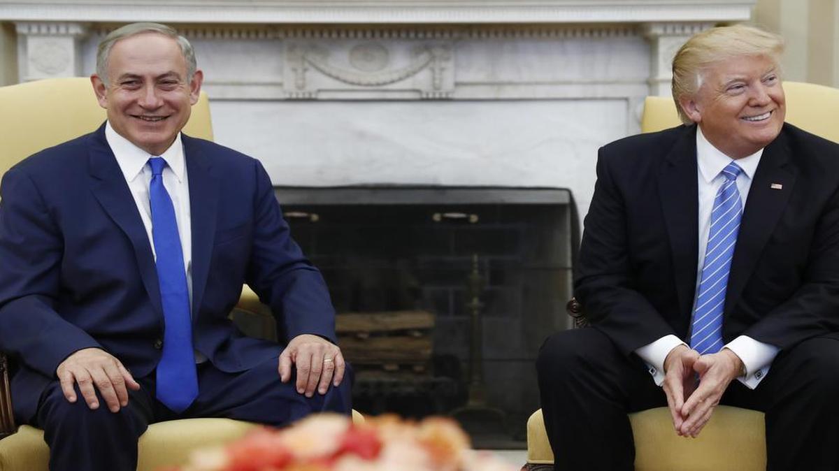 El presidente Donald Trump y el primer ministro israelí, Benjamin Netanyahu, durante un encuentro en la Oficina Oval de la Casa Blanca el 15 de febrero.