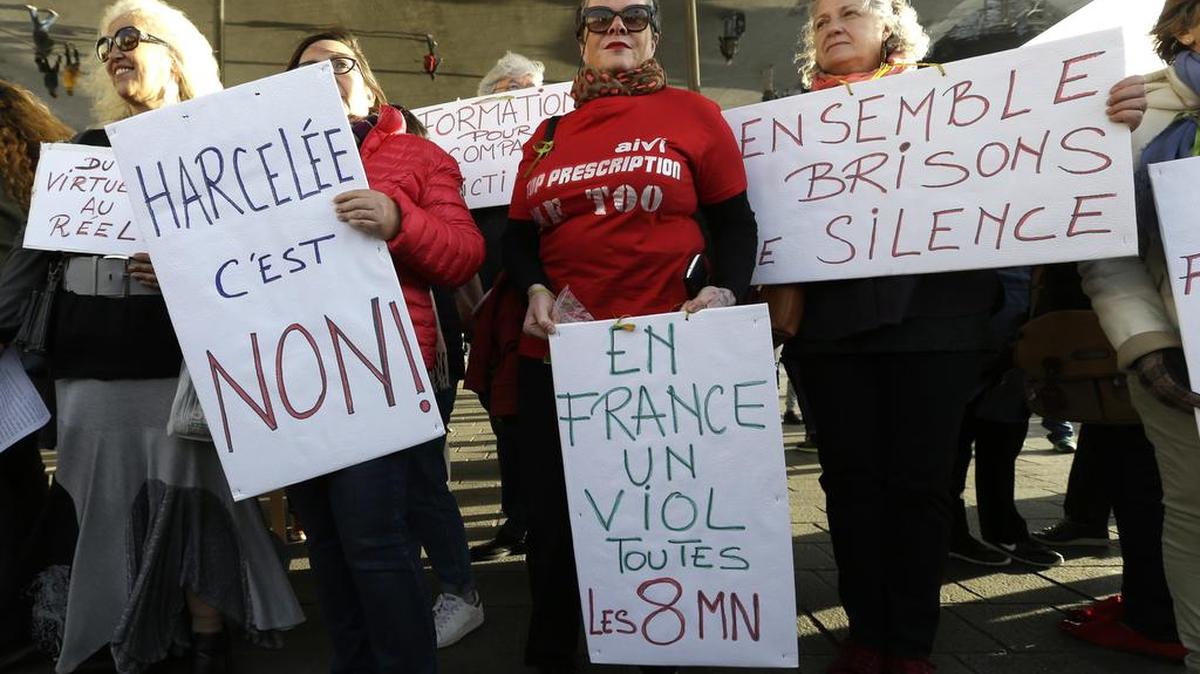Manifestantes denuncian en la ciudad francesa de Marsella la discriminación y la violencia que sufren las mujeres, en un evento a principios de noviembre.