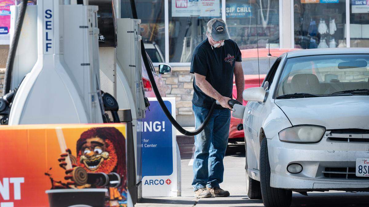 De acuerdo a expertos en consumo, los lunes y viernes son los días de la semana que “más barata” puedes encontrar la gasolina.