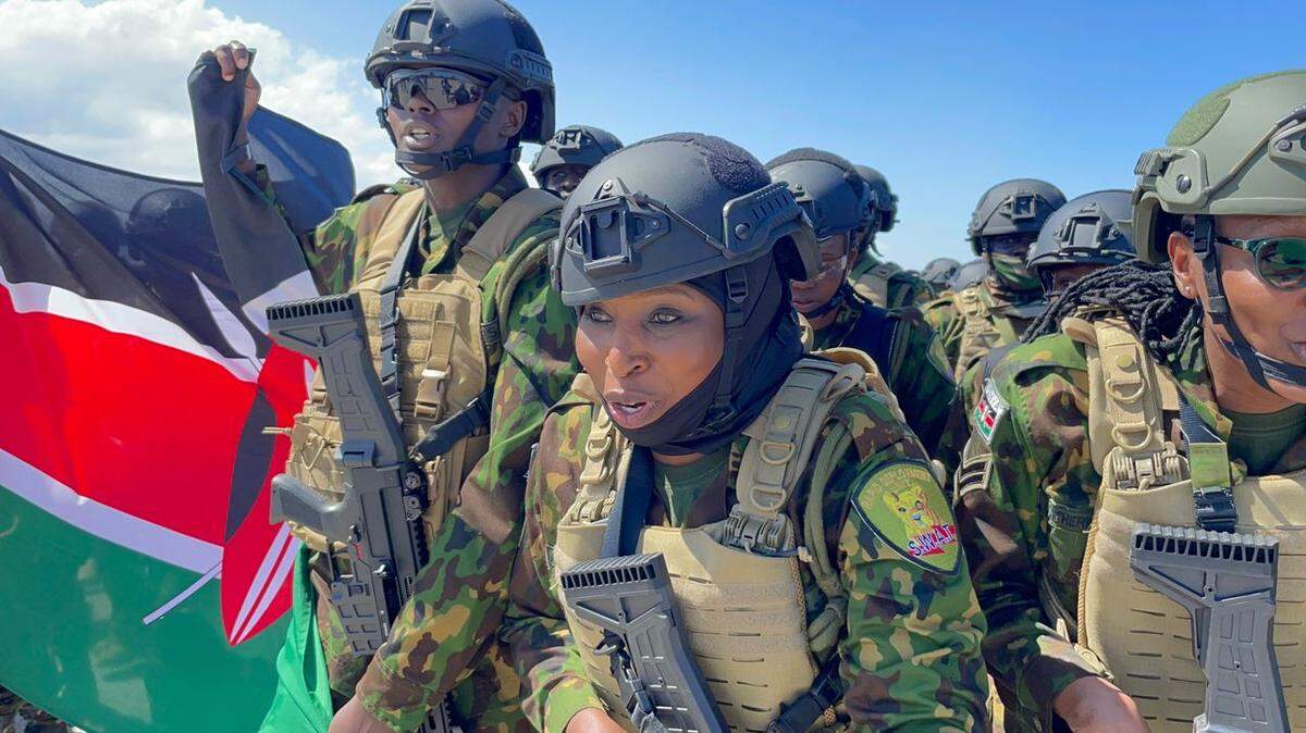 Un contingente de la policía de Kenia, incluyendo una fuerza de mujeres, llegó a Haití en febrero pasado para unirse a la misión de Apoyo a la Seguridad Multinacional de Naciones Unidas y financiada en gran medida por Estados Unidos.