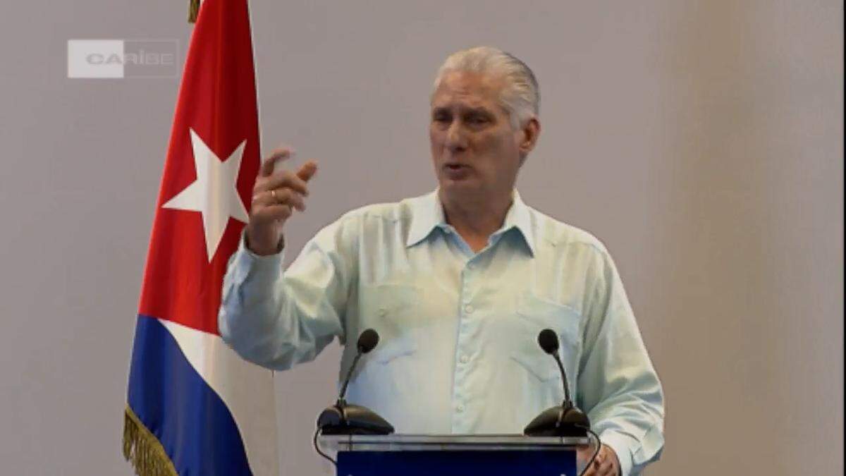 El gobernante cubano Miguel Díaz-Canel confirma las conversaciones con la administración Trump durante un discurso pronunciado el viernes 13 de marzo de 2026 en La Habana, Cuba.