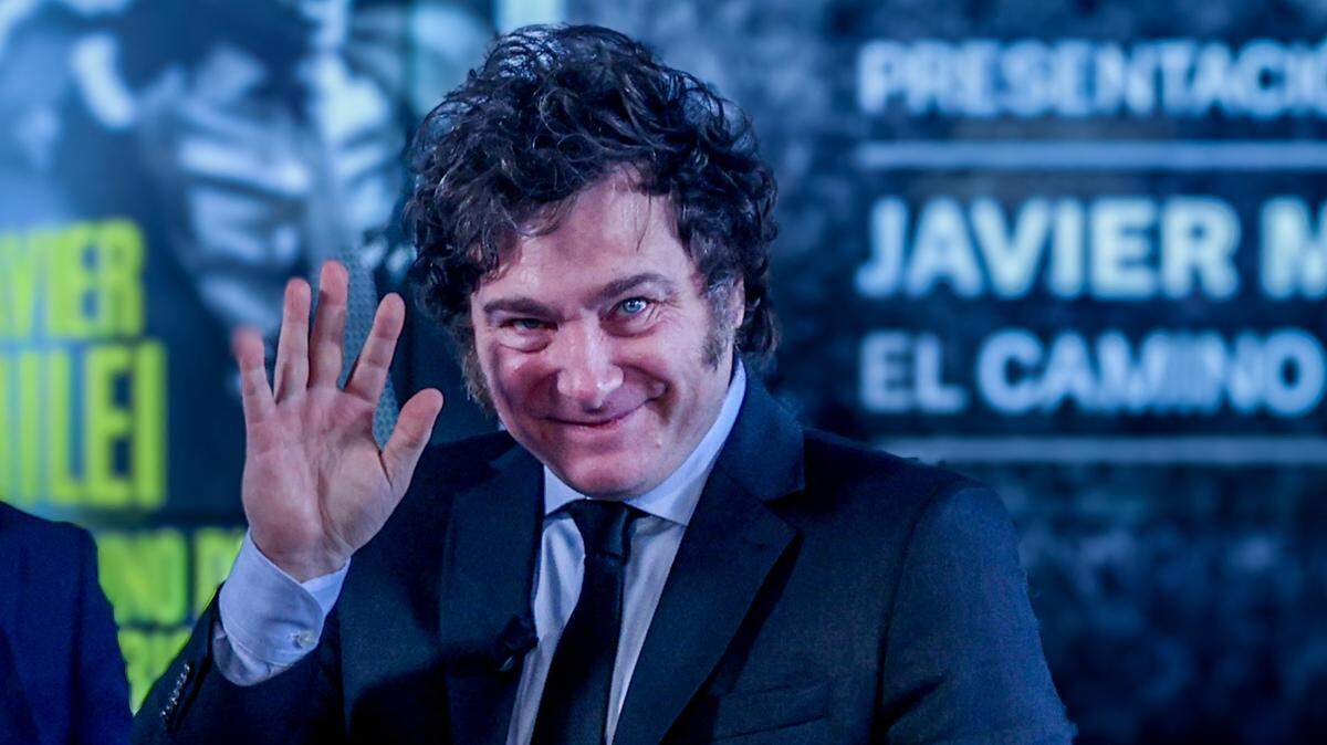 El presidente de Argentina, Javier Milei, durante la presentación de su libro ‘El camino del libertario’, en La Razón, el 17 de mayo de 2024, en Madrid, España.