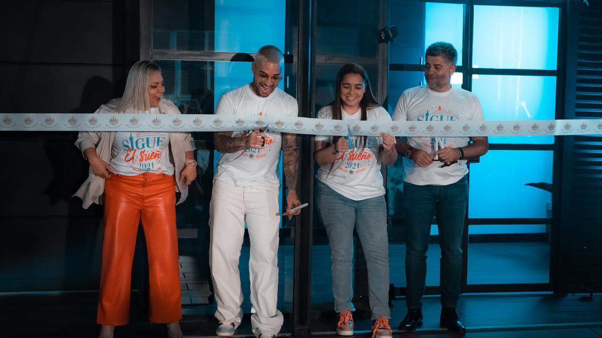 Maluma inaugura la nueva sede de su fundación El arte de los Sueños.