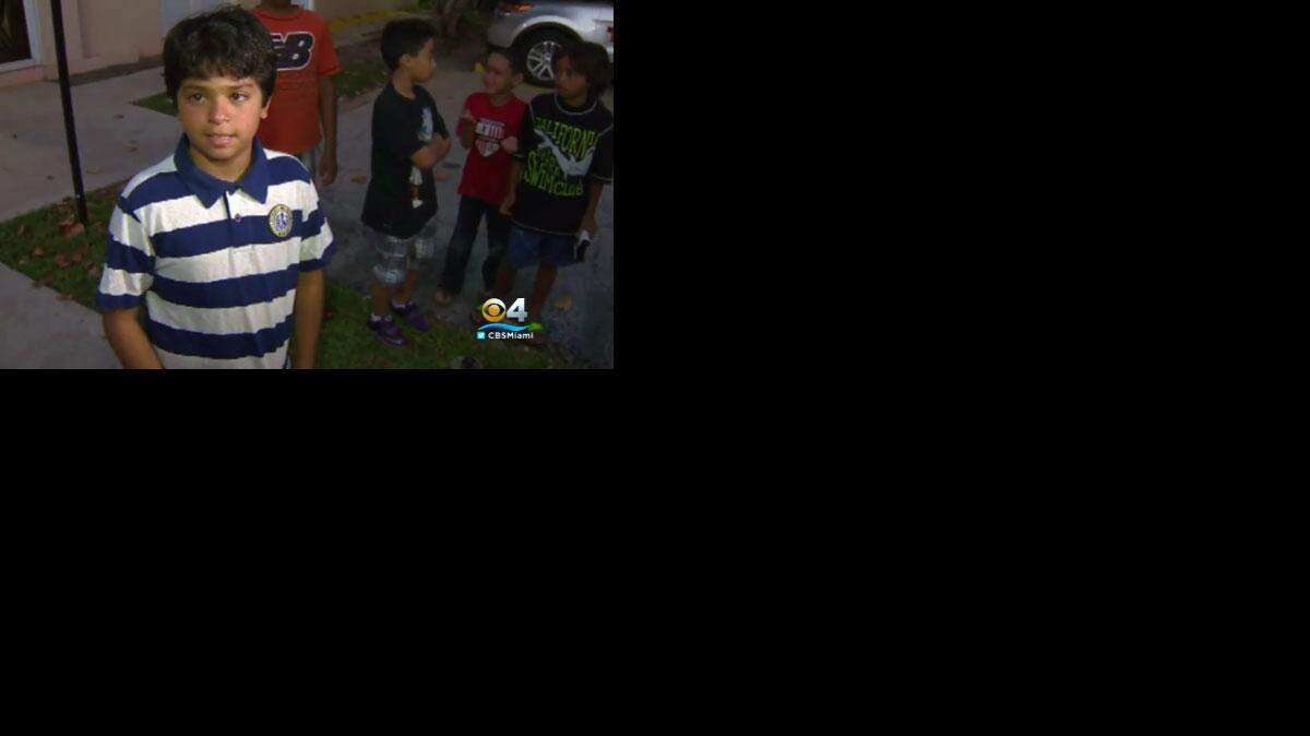 Ángel Rivera de 11 años, rescató a una chica de 13 años en una piscina de Deerfield Beach. Cortesía CBS4