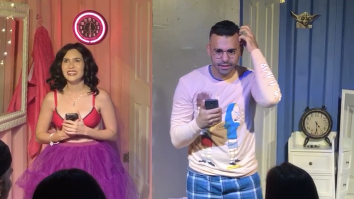 Una escena de ‘Tinderella’ con Yinet Vasallo y Thian Fraguada.