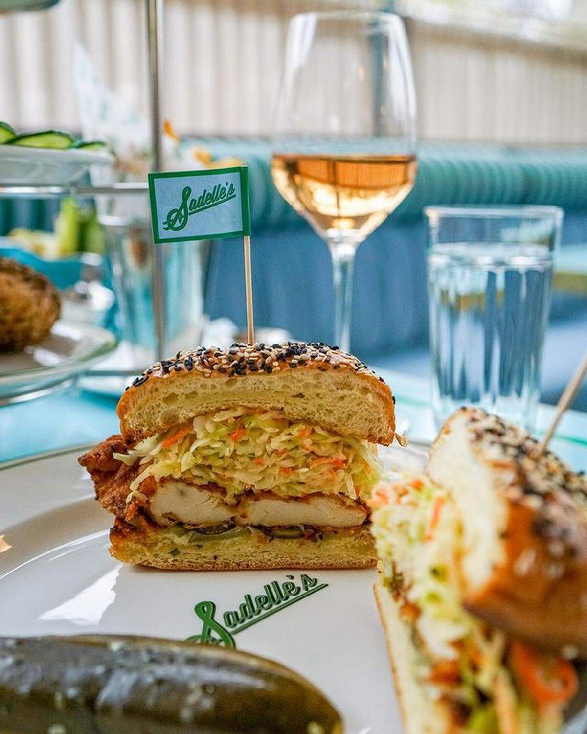 Un verdadero “trasplante” de Nueva York, Sadelle’s es un refugio especializado en el desayuno que sirve algunos de los mejores bagels.