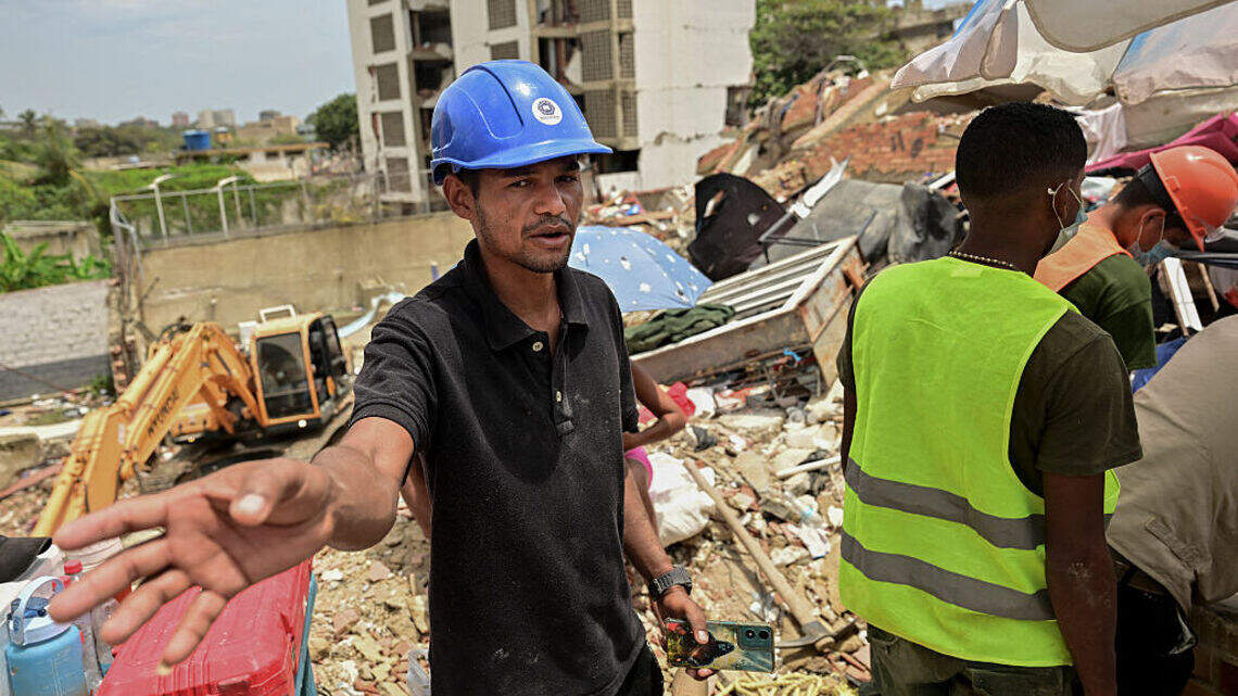 “Hasta lo último”: el trauma de un voluntario por encontrar a sus familiares sepultados en Venezuela