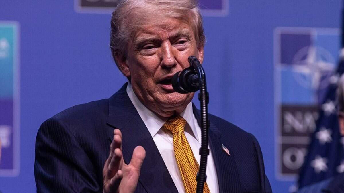 El presidente de EEUU, Donald Trump, ofrece una conferencia de prensa en el complejo presidencial de Bestepe durante la cumbre de la OTAN, el 8 de julio de 2026, en Ankara, Turquía. “No firmaré el Proyecto de Ley de Vivienda —que ya ha sido aprobado plenamente por el Congreso y enviado a la Casa Blanca— en señal de protesta por el hecho de que el Senado de los Estados Unidos es incapaz de aprobar la LEY “SAVE AMERICA” (Salvar a Estados Unidos)”, escribió Trump en su red Truth Social este viernes.