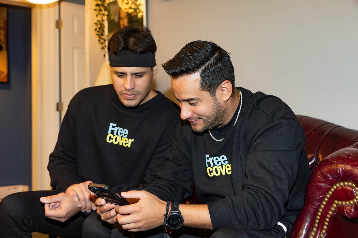 Free Cover Venezuela promueve a leyendas de la música a través de las redes sociales, haciendo covers que son imprescindibles en fiestas de venezolanos en la diáspora.