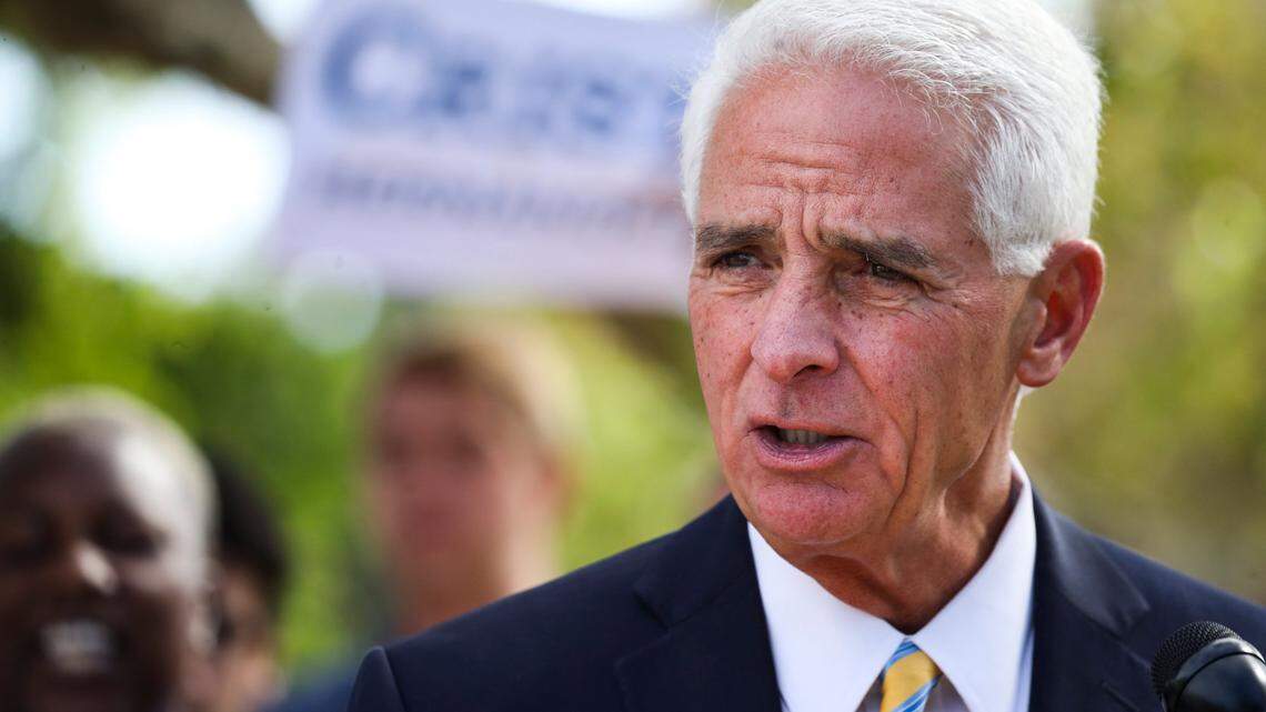 Correos electrónicos revelan el intento de Epstein de obtener el indulto del exgobernador Charlie Crist