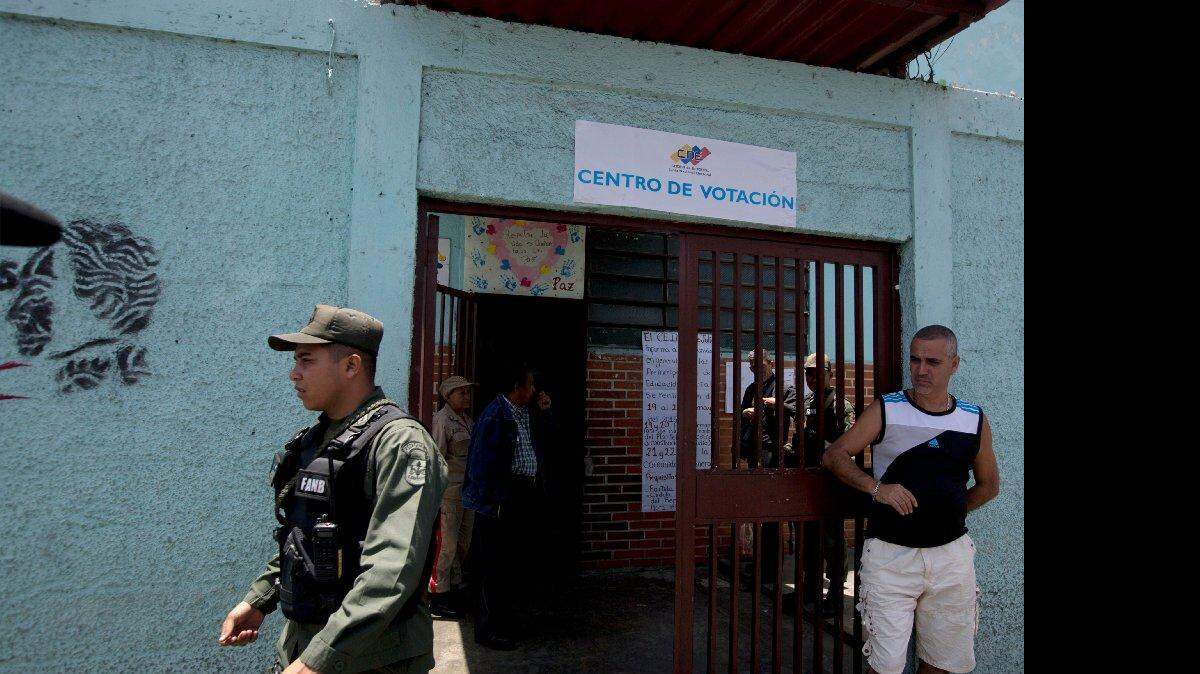 La escasa participación del chavismo durante las primarias del PSUV a finales de junio genera alarma entre la máxima dirigencia del régimen de Nicolás Maduro que enfrentará su mayor recto electoral durante las elecciones parlamentarias de diciembre.