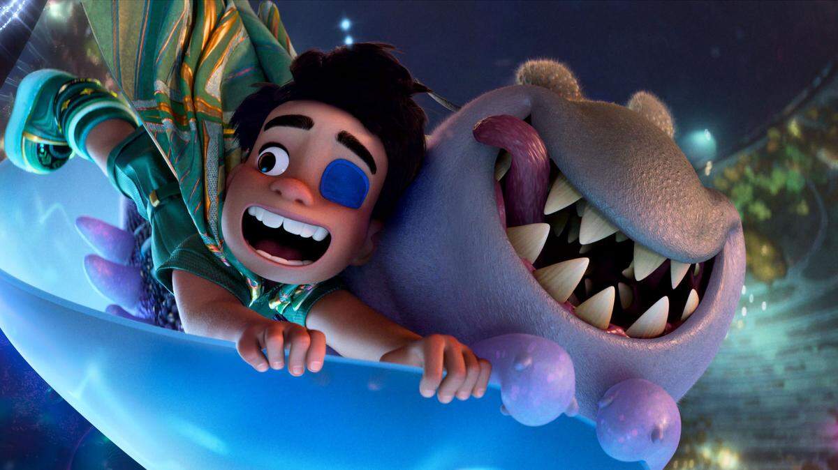Elio (voz de Yonas Kibreab), un fanático del espacio con una imaginación activa, se encuentra en una desventura cósmica. “Elio” de Disney y Pixar se estrena en cines el 20 de junio de 2025. 