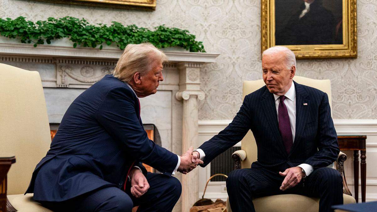 El presidente Joe Biden recibe en la Oficina Oval de la Casa Blanca al presidente electo Donald Trump, el 13 de noviembre de 2024.