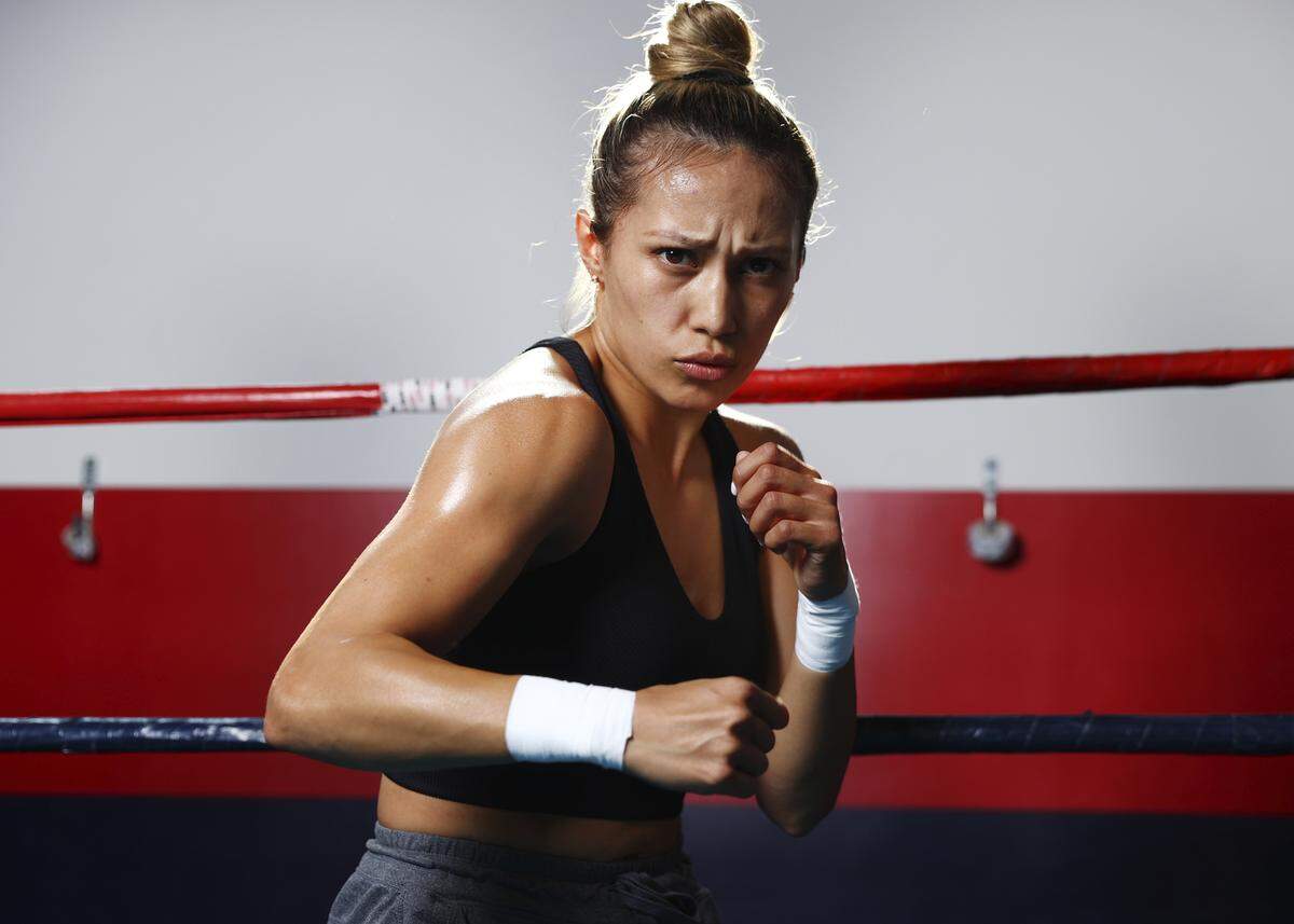 Seniesa Estrada regresa al boxeo este sábado después de 11 meses de inactividad y con una nueva empresa en Top Rank.
