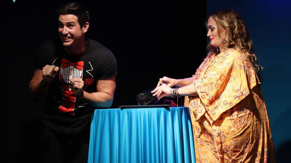 ‘HisterioTIPOS-HisterioTIPAS’ cuenta con las actuaciones de Fran Medina y Claudia Albertario.